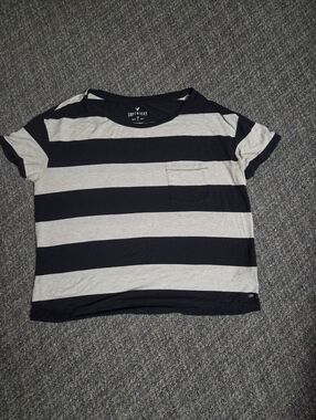 American Eagle Outfitters Black and Cream Striped Short Sleeve Tee
